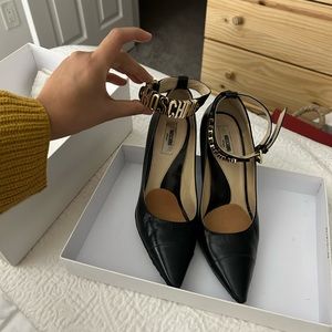 Moschino Logo Pump